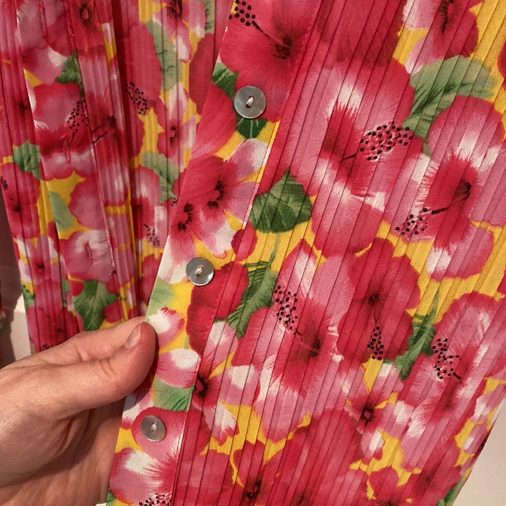 Tropical print button down blouse - Picture 2 of 5